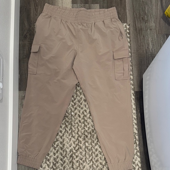 32 Degrees Pants - Women’s Tan Cargo Pants